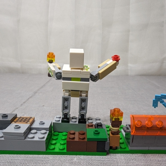 LEGO Minecraft 21123 The Iron Golem Pumpkin Steve Pig Minifigures Building Parts - Picture 12 of 16